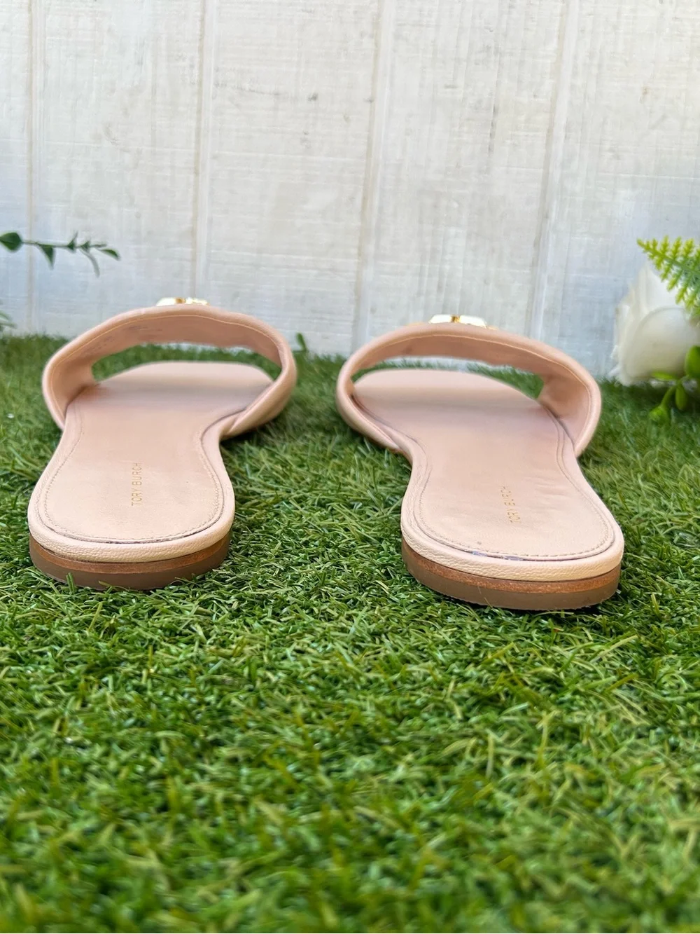 TORY BURCH ELEANOR SLIDE women size 10.5 gently used Color: Rose Pink / Gold